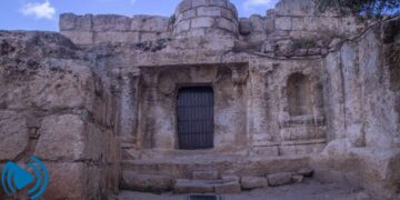 غار انجلس در کدام کشور است