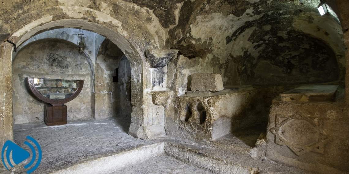 نمای داخلی غار اصحاب کهف