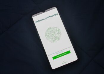 چگونه بفهمیم واتساپ ما روی گوشی دیگری نصب شده