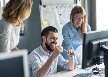 بهبود شرایط محیط کار